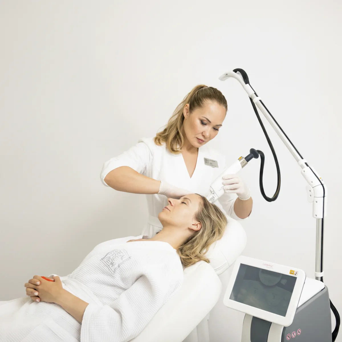 Процедура LaseMD ULTRA в IDEAL CLINIC
